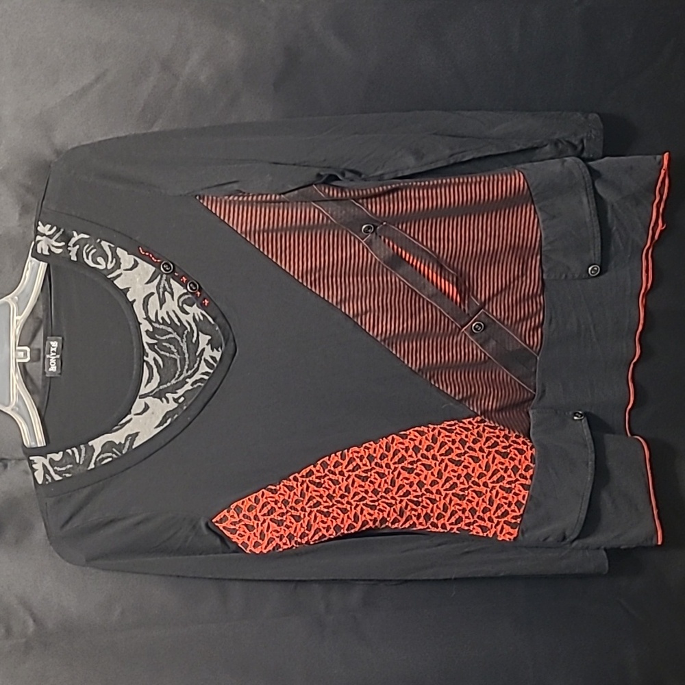 ONYX FUNKY PATCHWORK RED AND BLACK ABSTRACT Long Sleeve
